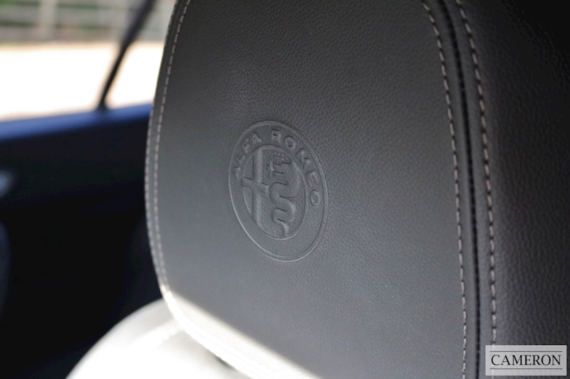 Alfa Romeo Alfa Giulia 2.0 Turbo 280hp Veloce 2.0 4dr Saloon Automatic Petrol