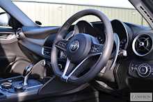 Alfa Romeo Alfa Giulia 2.0 Turbo 280hp Veloce 2.0 4dr Saloon Automatic Petrol