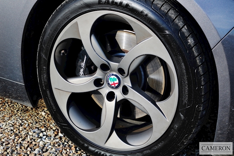 Alfa Romeo Alfa Giulia 2.0 Turbo 280hp Veloce 2.0 4dr Saloon Automatic Petrol