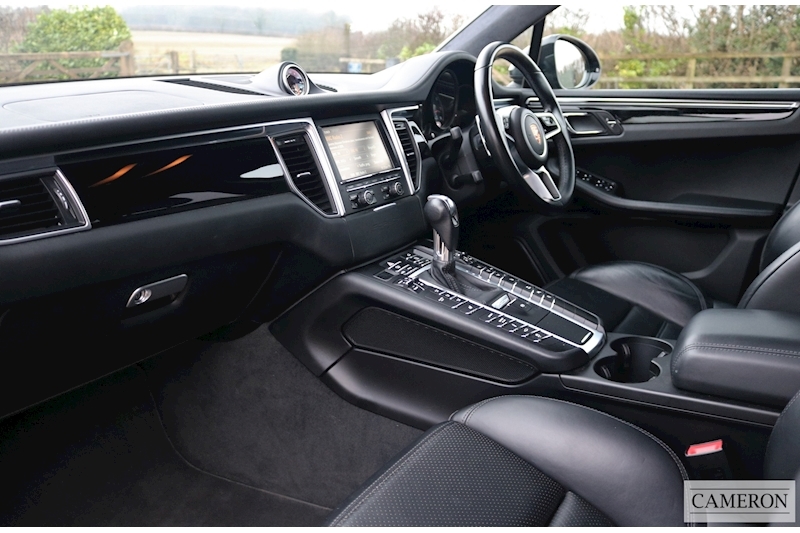 Porsche 3.6T Turbo SUV 5dr Petrol PDK 4WD (s/s) (400 ps)