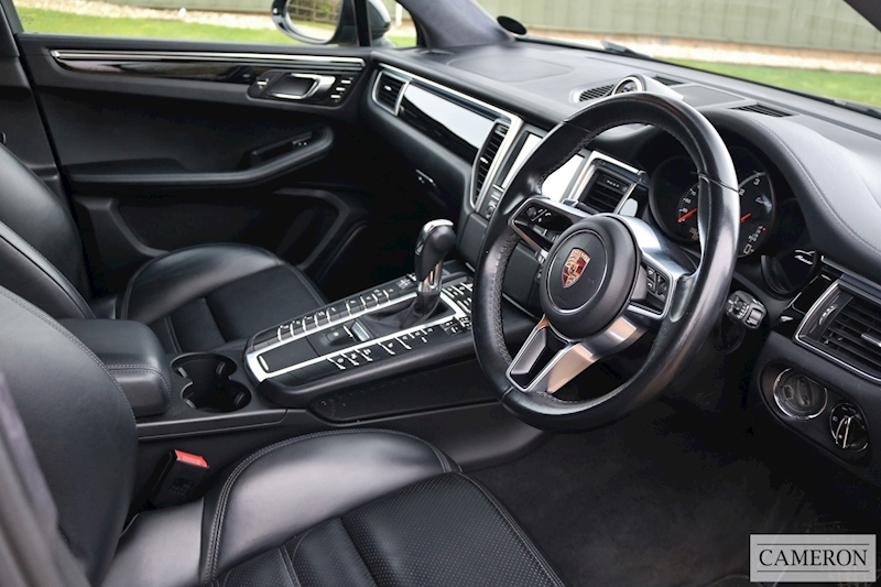 Porsche 3.6T Turbo SUV 5dr Petrol PDK 4WD (s/s) (400 ps)