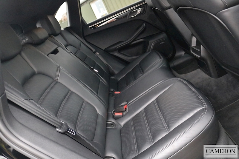 Porsche 3.6T Turbo SUV 5dr Petrol PDK 4WD (s/s) (400 ps)