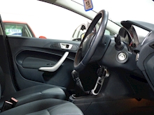 Ford Fiesta 2011 Zetec - Thumb 11