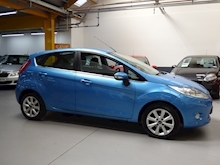 Ford Fiesta 2010 Zetec - Thumb 4