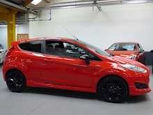 Ford Fiesta 2016 St-Line Red Edition - Thumb 8
