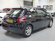 Peugeot 208 2013 Active - Thumb 2