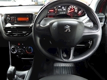 Peugeot 208 2014 Access - Thumb 8