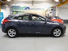 Ford Focus 2012 Zetec - Thumb 4