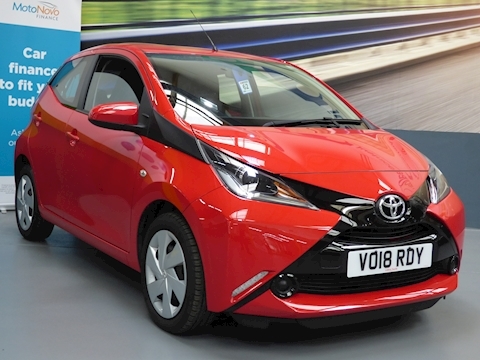 Toyota AYGO VVT-i x-play