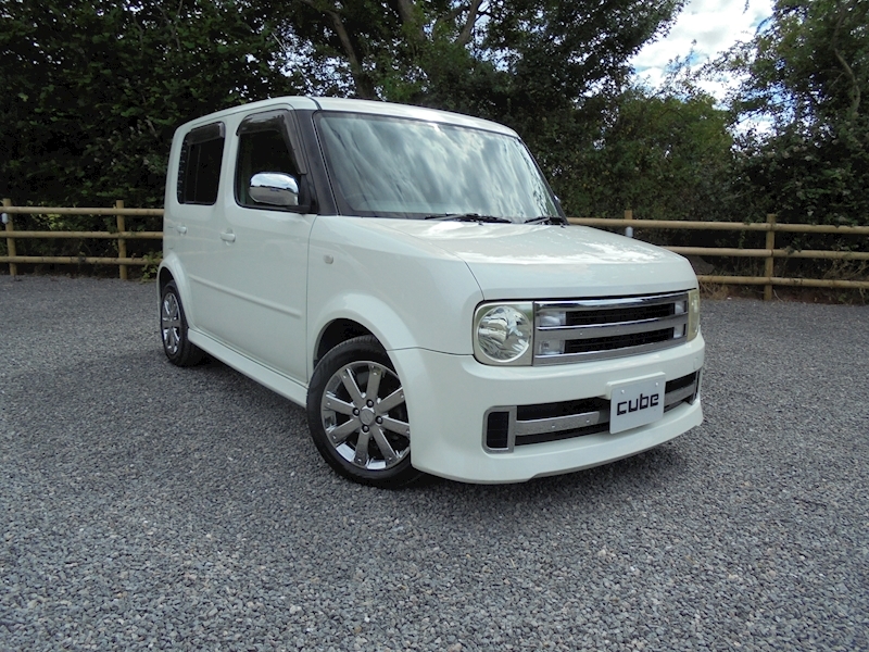 Nissan cube rider