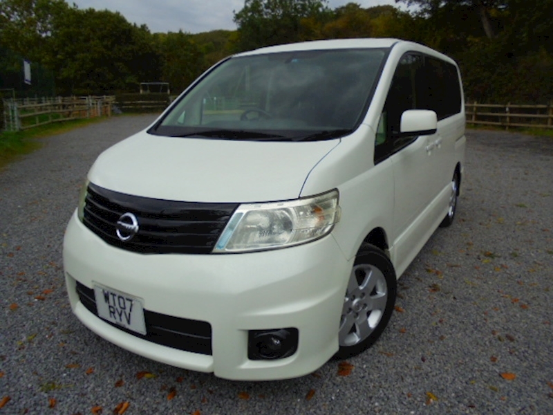 Nissan serena highway star