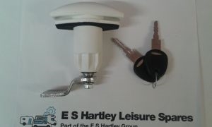 TURN CLAMP LOCK IN WHITE