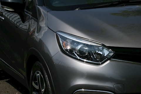 Captur Dynamique MediaNav SUV 0.9 Manual Petrol