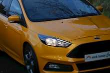 Ford Focus T EcoBoost ST-2 - Thumb 2