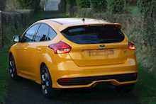 Ford Focus T EcoBoost ST-2 - Thumb 4