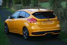 Ford Focus T EcoBoost ST-2 - Thumb 5
