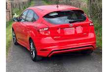 Ford Focus T EcoBoost ST-Line - Thumb 4