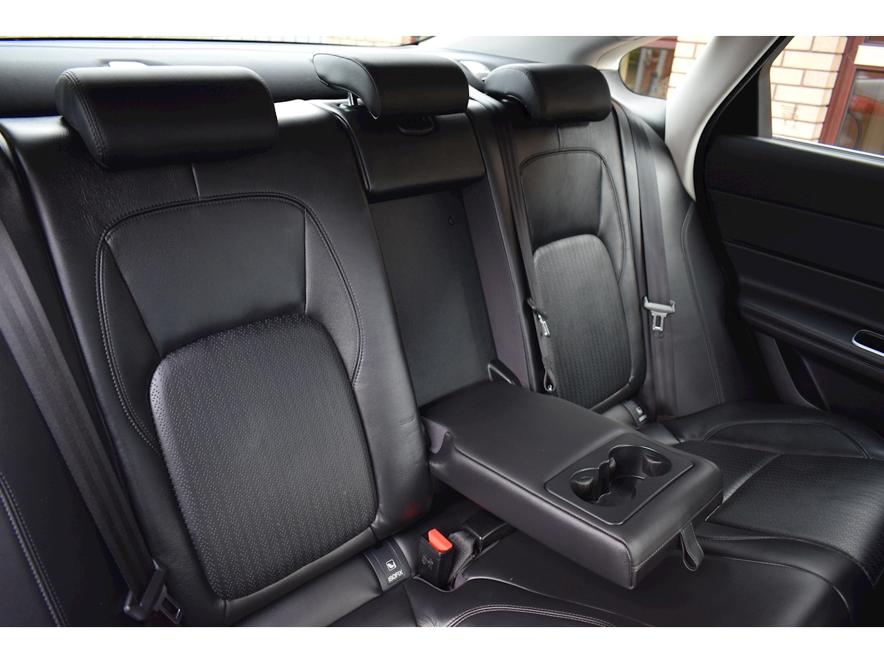 jaguar xf isofix
