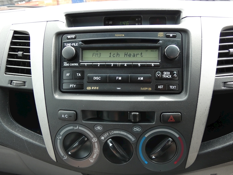 Toyota 2006 56 TOYOTA HILUX 2.5 D-4D HL3 DOUBLE CAB PICK UP