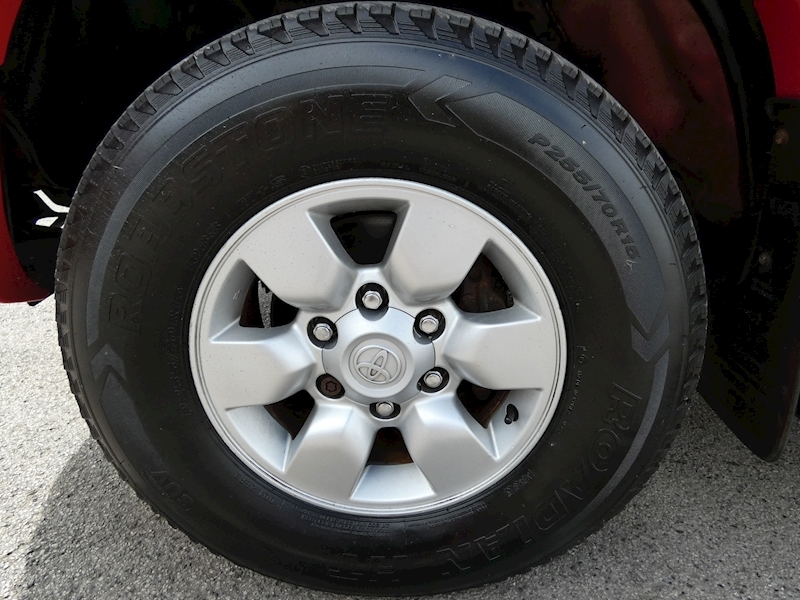 Toyota 2006 56 TOYOTA HILUX 2.5 D-4D HL3 DOUBLE CAB PICK UP