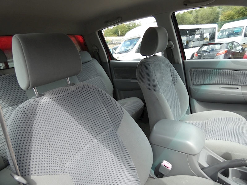 Toyota 2006 56 TOYOTA HILUX 2.5 D-4D HL3 DOUBLE CAB PICK UP