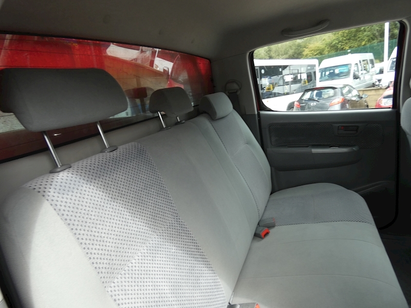 Toyota 2006 56 TOYOTA HILUX 2.5 D-4D HL3 DOUBLE CAB PICK UP