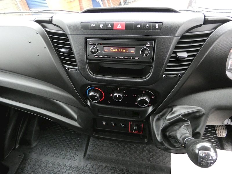 Iveco 2017 67 IVECO DAILY 2.3TD 14V 35S LWB DROPSIDE PICKUP TAIL LIFT EURO 6