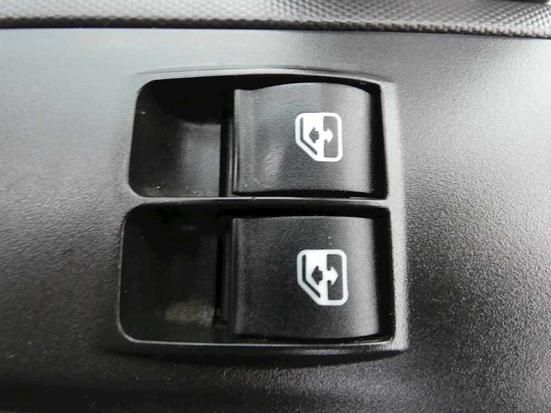 Iveco 2017 67 IVECO DAILY 2.3TD 14V 35S LWB DROPSIDE PICKUP TAIL LIFT EURO 6