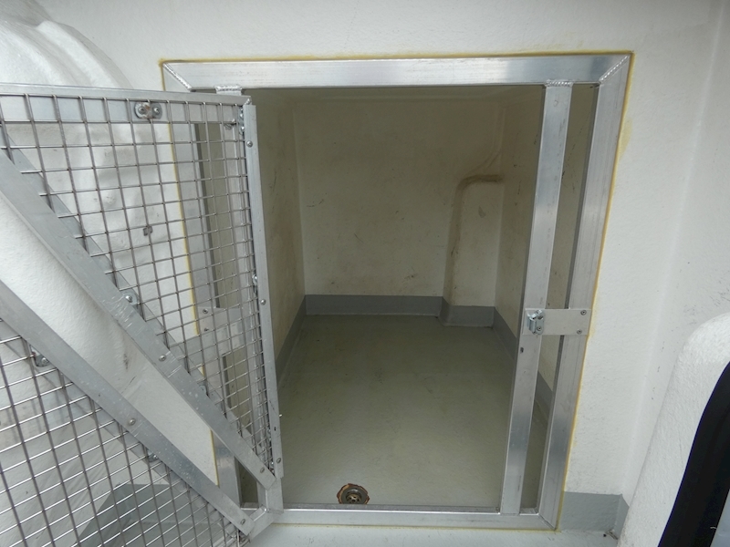 Ford 2014 64 FORD TRANSIT CONNECT 1.6TDCI 210 LWB TREND DOG VAN SECURITY VAN ONLY 44K EX COUNCIL