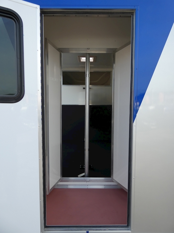 Peugeot 2019 19 PEUGEOT BOXER L3 2.0BLUE HDI EURO 6 130PS HORSEBOX CONVERSION