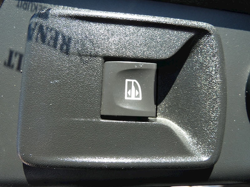 Vauxhall 2015 15 VAUXHALL VIVARO 2900 1.6CDTI 4 CAGE DOG VAN EX POLICE