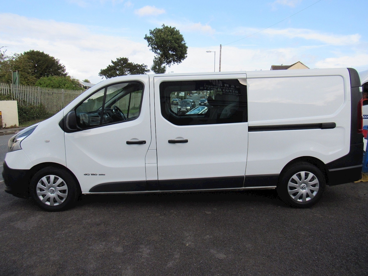 Trafic Ll29 Business Energy Dci S/R W/V Van With Side Windows 1.6 Manual Diesel