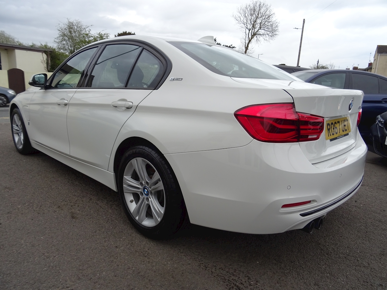 2.0 330e 7.6kWh Sport Saloon 4dr Petrol Plug-in Hybrid Auto (s/s) (252 ps)
