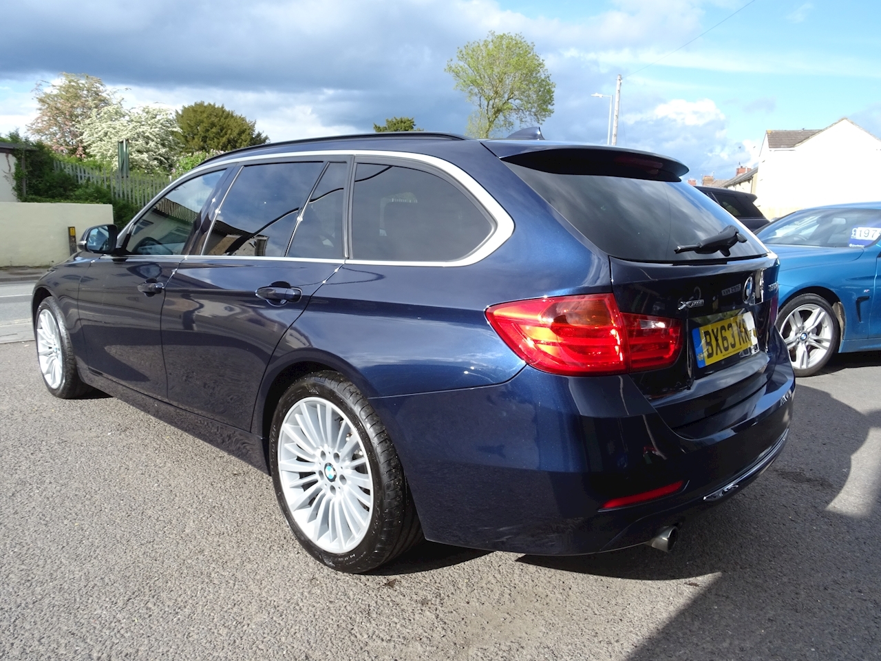 2.0 320d Luxury Touring 5dr Diesel Automatic xDrive (s/s) (133 g/km, 184 bhp)