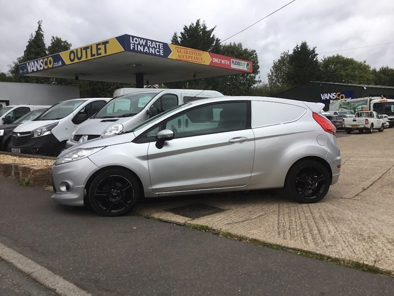 Ford Fiesta 1 6 Tdci Sport Van Silver 2015 Ref 7917481