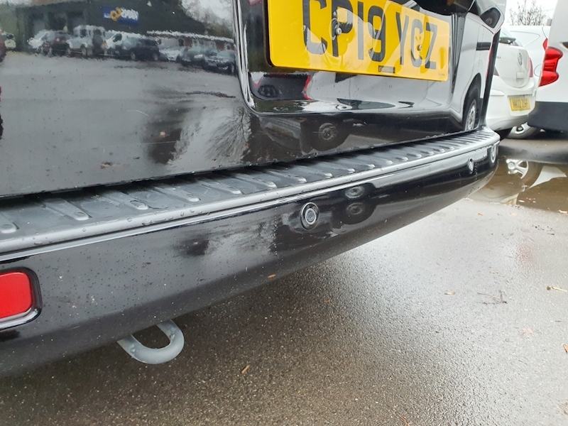 Ford Tourneo Custom Titanium 2.0 5dr Minibus Auto Diesel