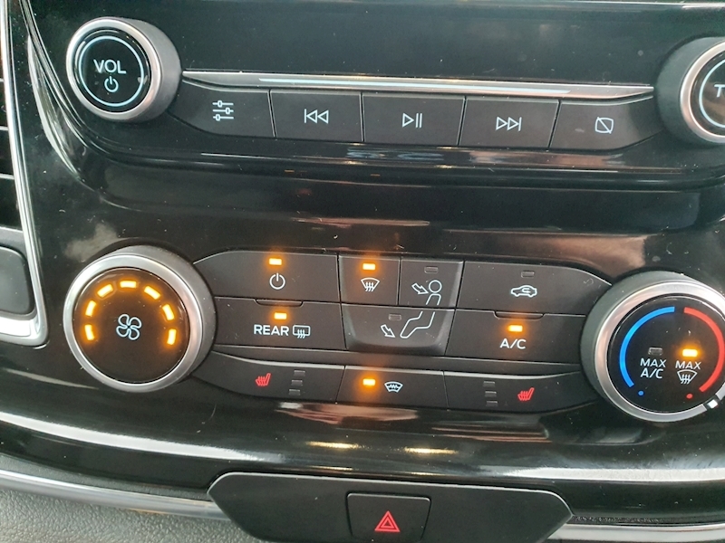 Ford Tourneo Custom Titanium 2.0 5dr Minibus Auto Diesel