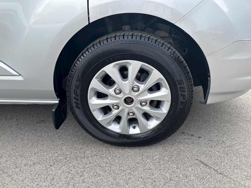 Ford 300 EcoBlue Limited Panel Van 2.0 Manual Diesel