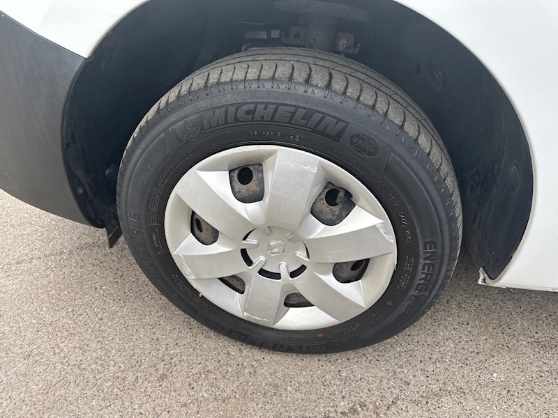 Renault ZE 33kWh Business Panel Van 6dr Electric Auto L3 H1 (i) (60 ps)