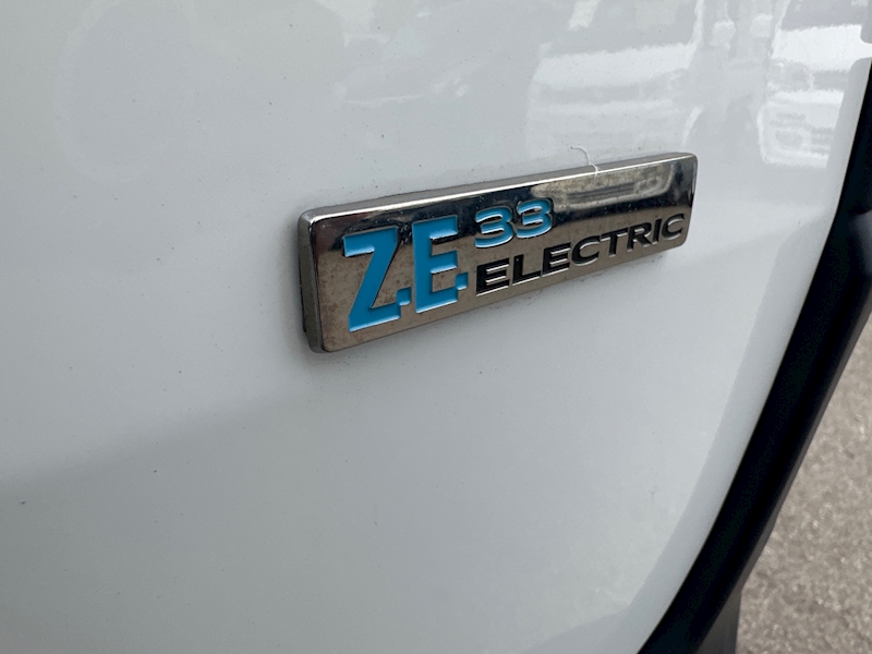 Renault ZE 33kWh Business Panel Van 6dr Electric Auto L3 H1 (i) (60 ps)