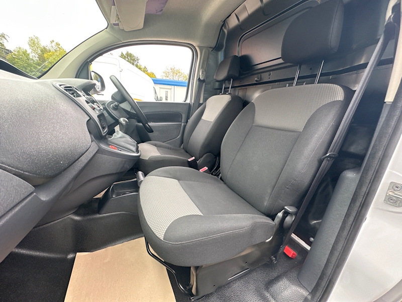 Renault ZE 33kWh Business Panel Van 6dr Electric Auto L3 H1 (i) (60 ps)