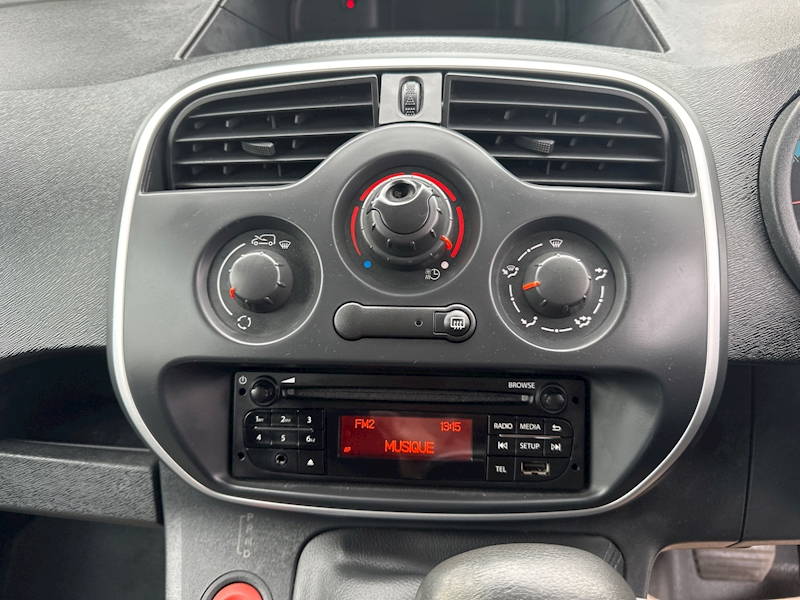 Renault ZE 33kWh Business Panel Van 6dr Electric Auto L3 H1 (i) (60 ps)