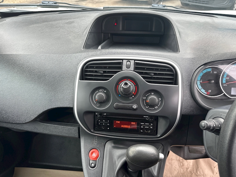 Renault ZE 33kWh Business Panel Van 6dr Electric Auto L3 H1 (i) (60 ps)