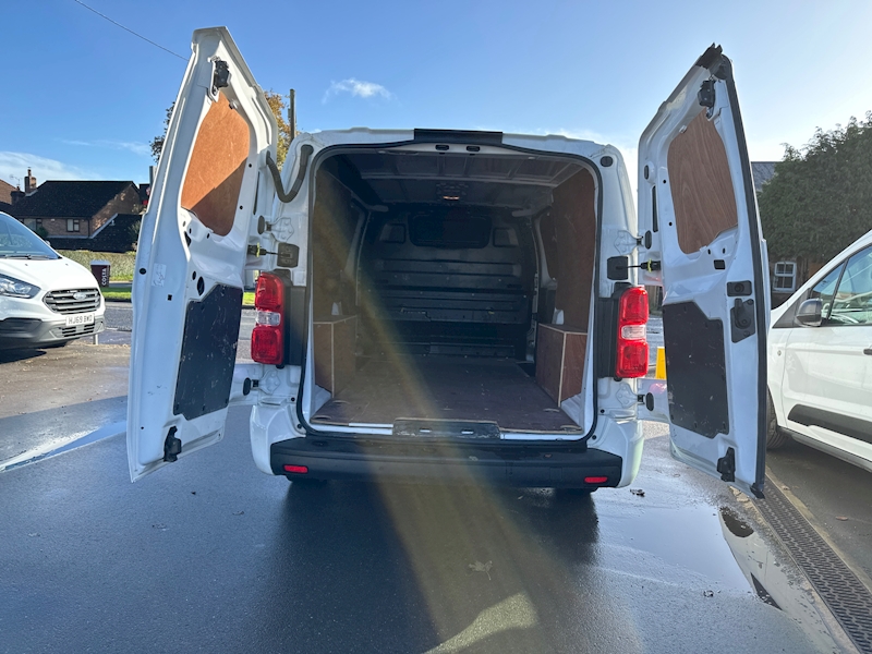 Vauxhall 1.5 Turbo D 2900 Sportive Panel Van 5dr Diesel Manual L2 H1 Euro 6 (s/s) (100 ps)