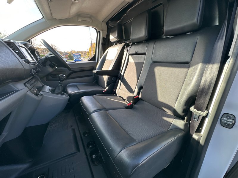 Vauxhall 1.5 Turbo D 2900 Sportive Panel Van 5dr Diesel Manual L2 H1 Euro 6 (s/s) (100 ps)