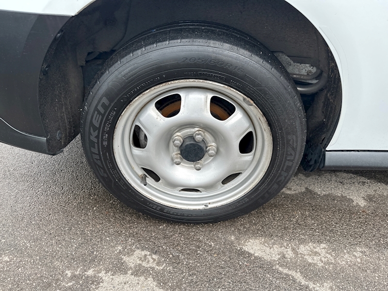 Ford 220 EcoBlue Combi Van 1.5 Manual Diesel Combi Van Manual Diesel Combi Van Manual Diesel