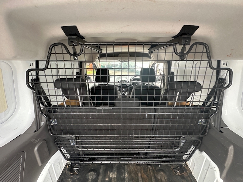 Ford 220 EcoBlue Combi Van 1.5 Manual Diesel Combi Van Manual Diesel Combi Van Manual Diesel