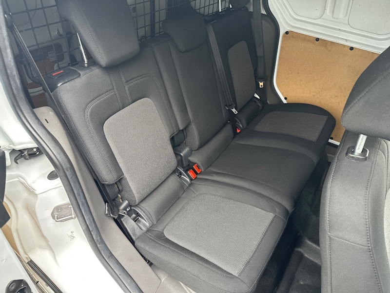 Ford 220 EcoBlue Combi Van 1.5 Manual Diesel Combi Van Manual Diesel Combi Van Manual Diesel