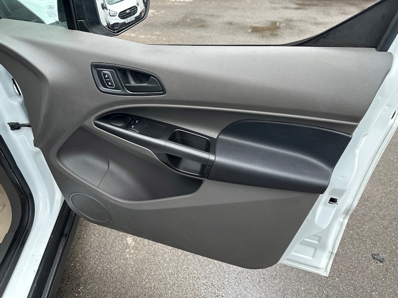 Ford 220 EcoBlue Combi Van 1.5 Manual Diesel Combi Van Manual Diesel Combi Van Manual Diesel