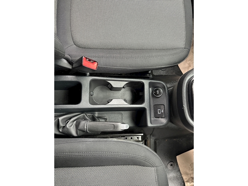 Ford 220 EcoBlue Combi Van 1.5 Manual Diesel Combi Van Manual Diesel Combi Van Manual Diesel